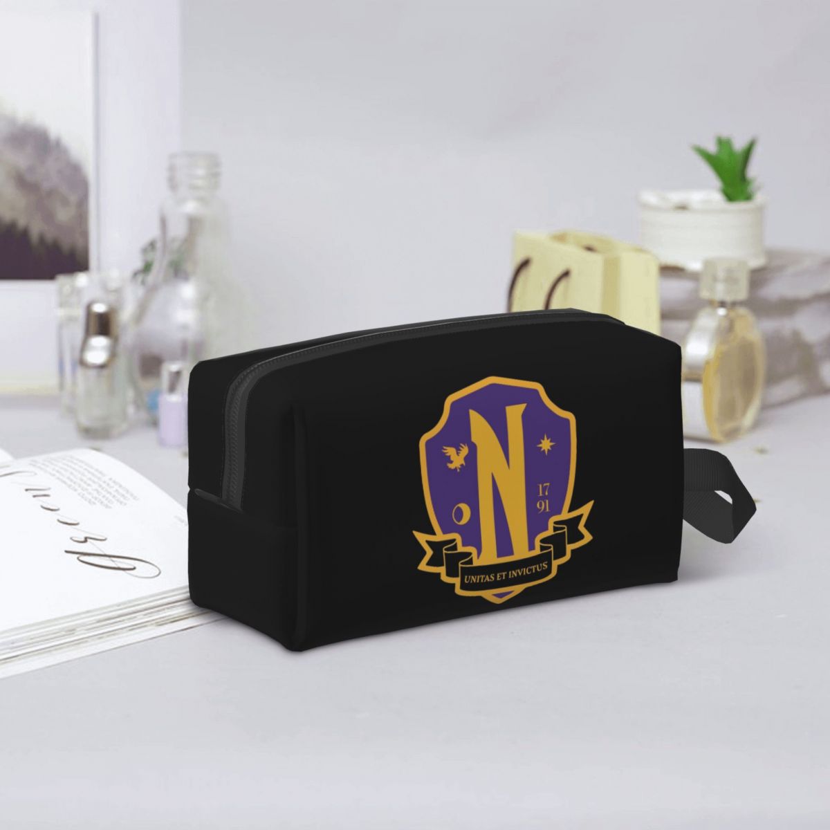 Beauty Makeup Academy - Nevermore Academy Crest (temiz) Makyaj Çantası